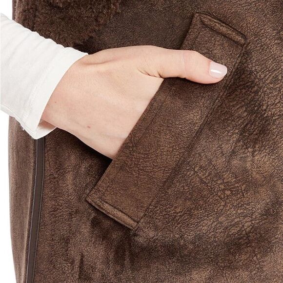 FRYE Water Resistant Faux Shearling Vest size medium - Picture 3 of 8
